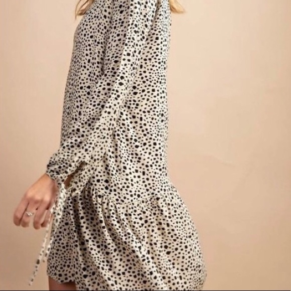 SALE!! 🛍 Kori Leopard Print Dress - Picture 2 of 6